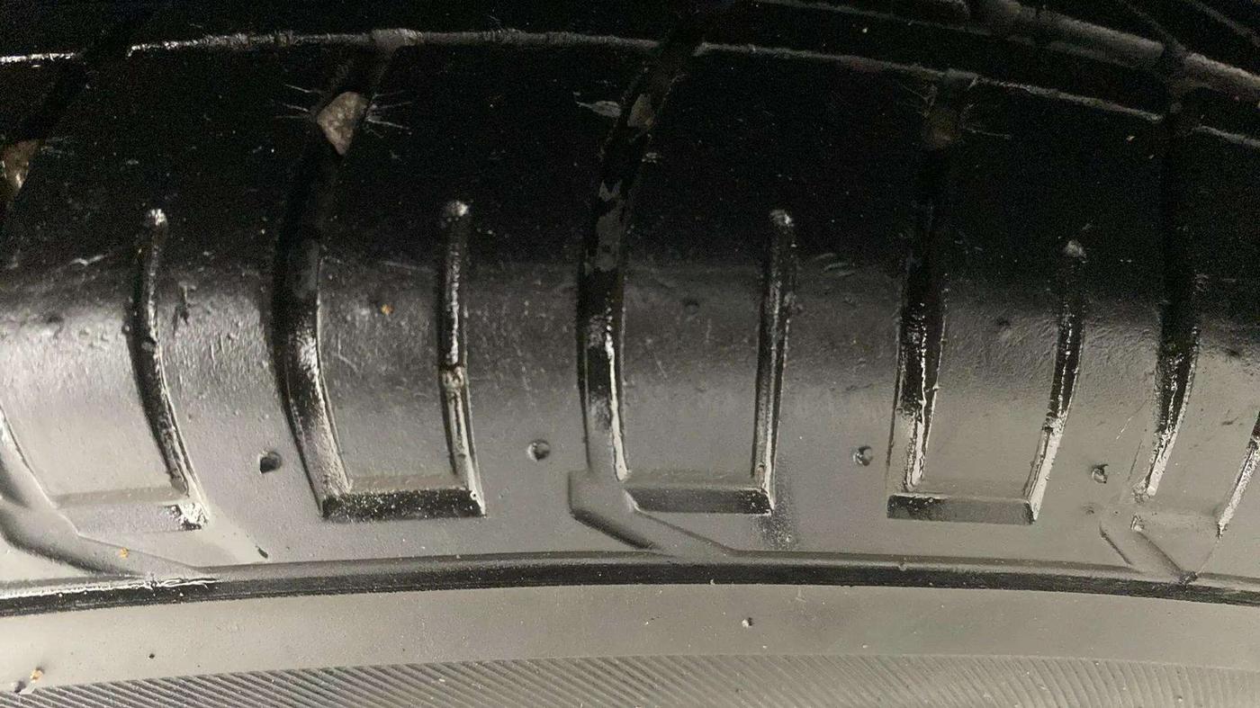 2021 Mahindra XUV300 W4 1.2 PETROL, Petrol, Manual, 17,830 km, Left Rear Tyre Tread