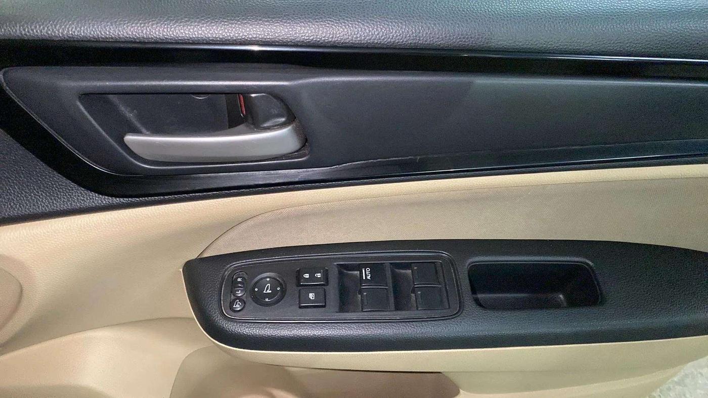 2020 Honda Amaze 1.5L I-DTEC V CVT, Diesel, Automatic, 29,084 km, Driver Side Door Panels Control