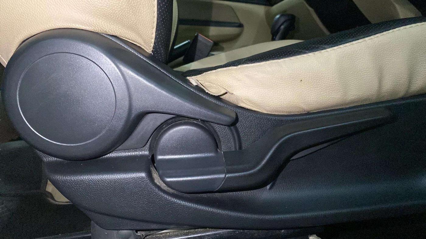 2020 Honda Amaze 1.5L I-DTEC V CVT, Diesel, Automatic, 29,084 km, Driver Side Adjustment Panel