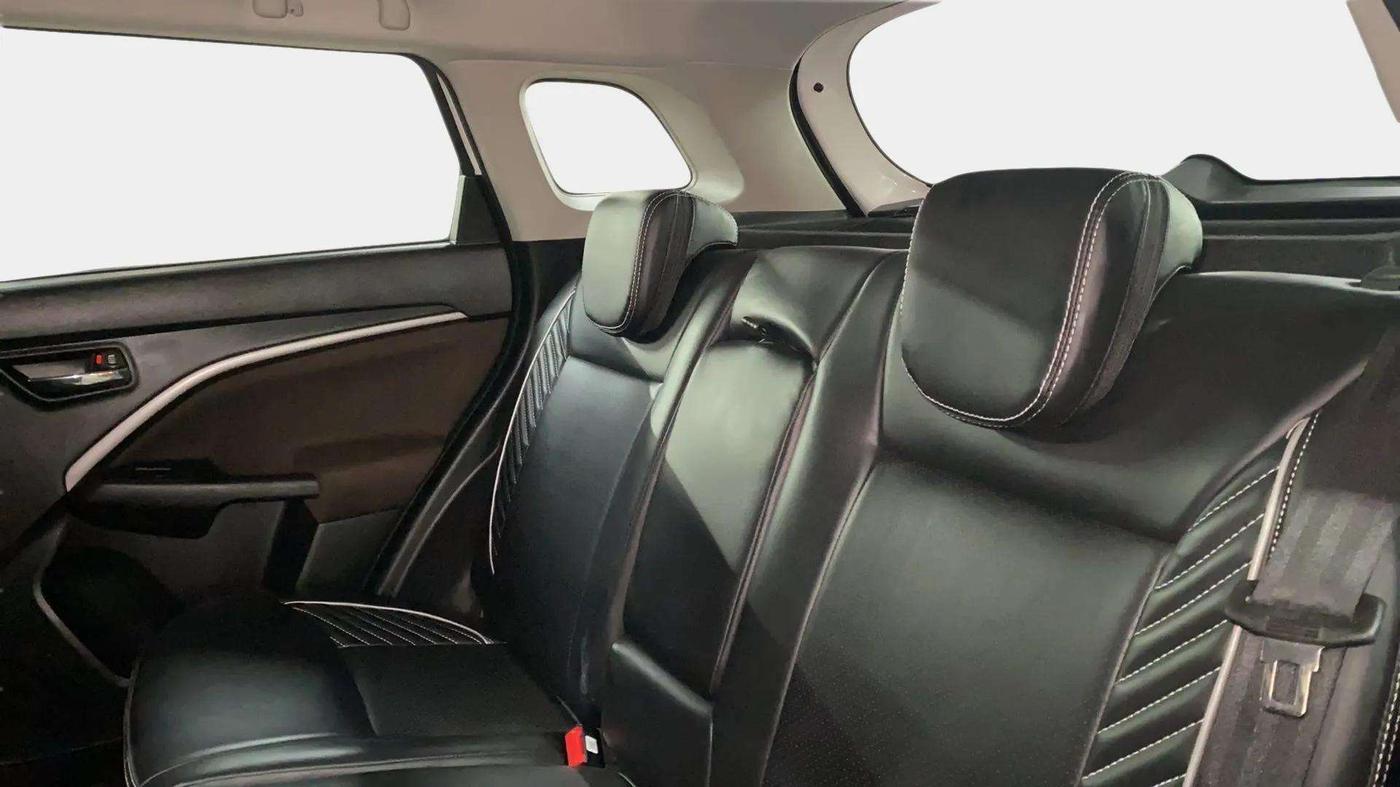 2023 Maruti BREZZA ZXI, Petrol, Manual, 6,618 km, Right Side Rear Door Cabin