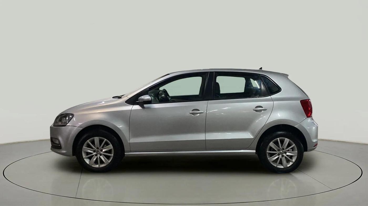 2016 Volkswagen Polo HIGHLINE1.5L, Diesel, Manual, 99,218 km, Left Side