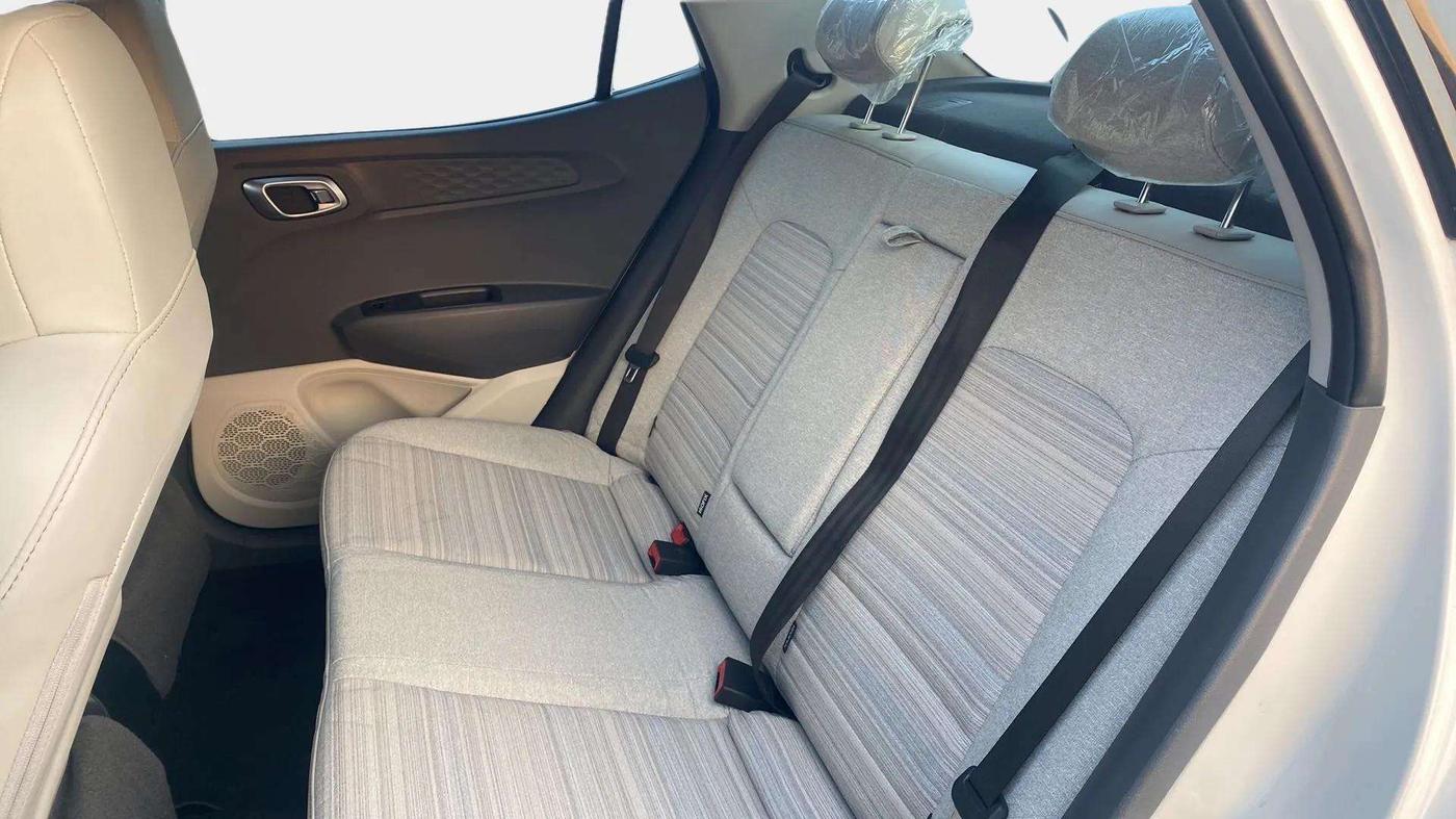 2022 Hyundai AURA SX 1.2, Petrol, Manual, 46,648 km, Right Side Rear Door Cabin