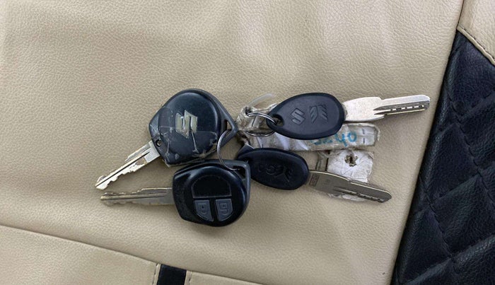 2014 Maruti Swift Dzire VXI, Petrol, Manual, 90,141 km, Key Close Up