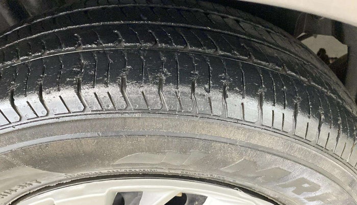 2014 Maruti Swift Dzire VXI, Petrol, Manual, 90,141 km, Left Front Tyre Tread
