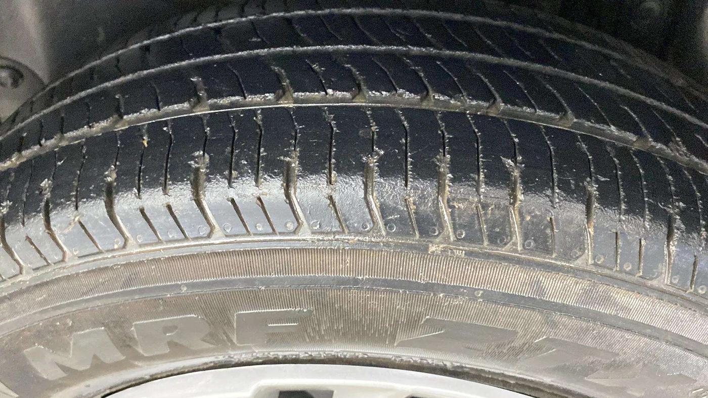 2014 Maruti Swift Dzire VXI, Petrol, Manual, 90,141 km, Right Rear Tyre Tread