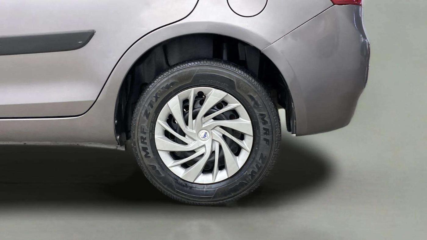 2014 Maruti Swift Dzire VXI, Petrol, Manual, 90,141 km, Left Rear Wheel