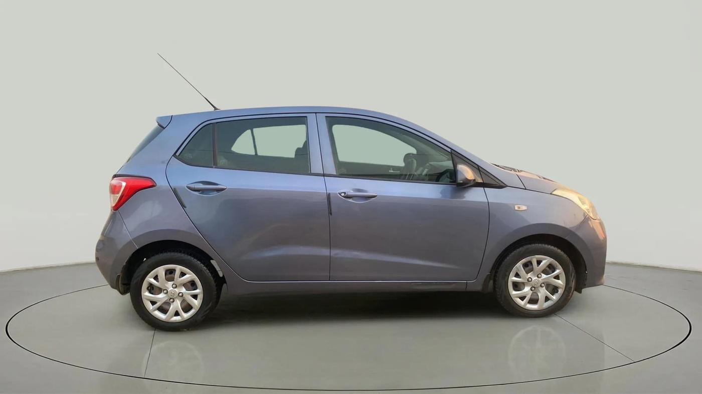 2017 Hyundai Grand i10 SPORTZ 1.2 KAPPA VTVT, Petrol, Manual, 68,107 km, Right Side View