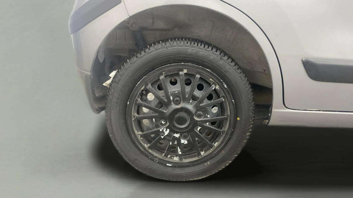 2016 Maruti Wagon R 1.0 VXI, Petrol, Manual, 44,292 km, Right Rear Wheel
