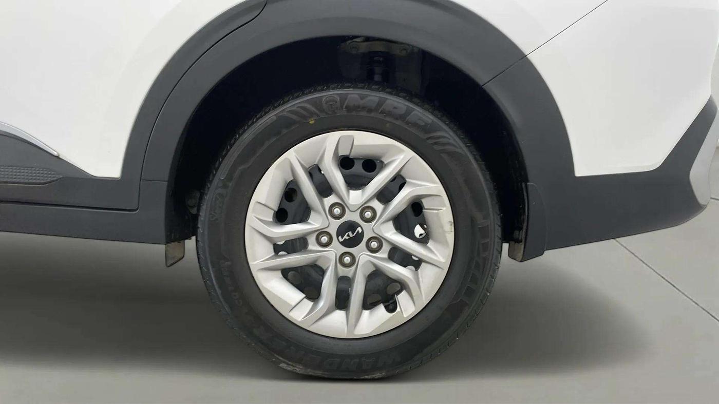 2024 KIA CARENS PRESTIGE 1.5 DIESEL IMT 7 STR, Diesel, Manual, 18,825 km, Left Rear Wheel