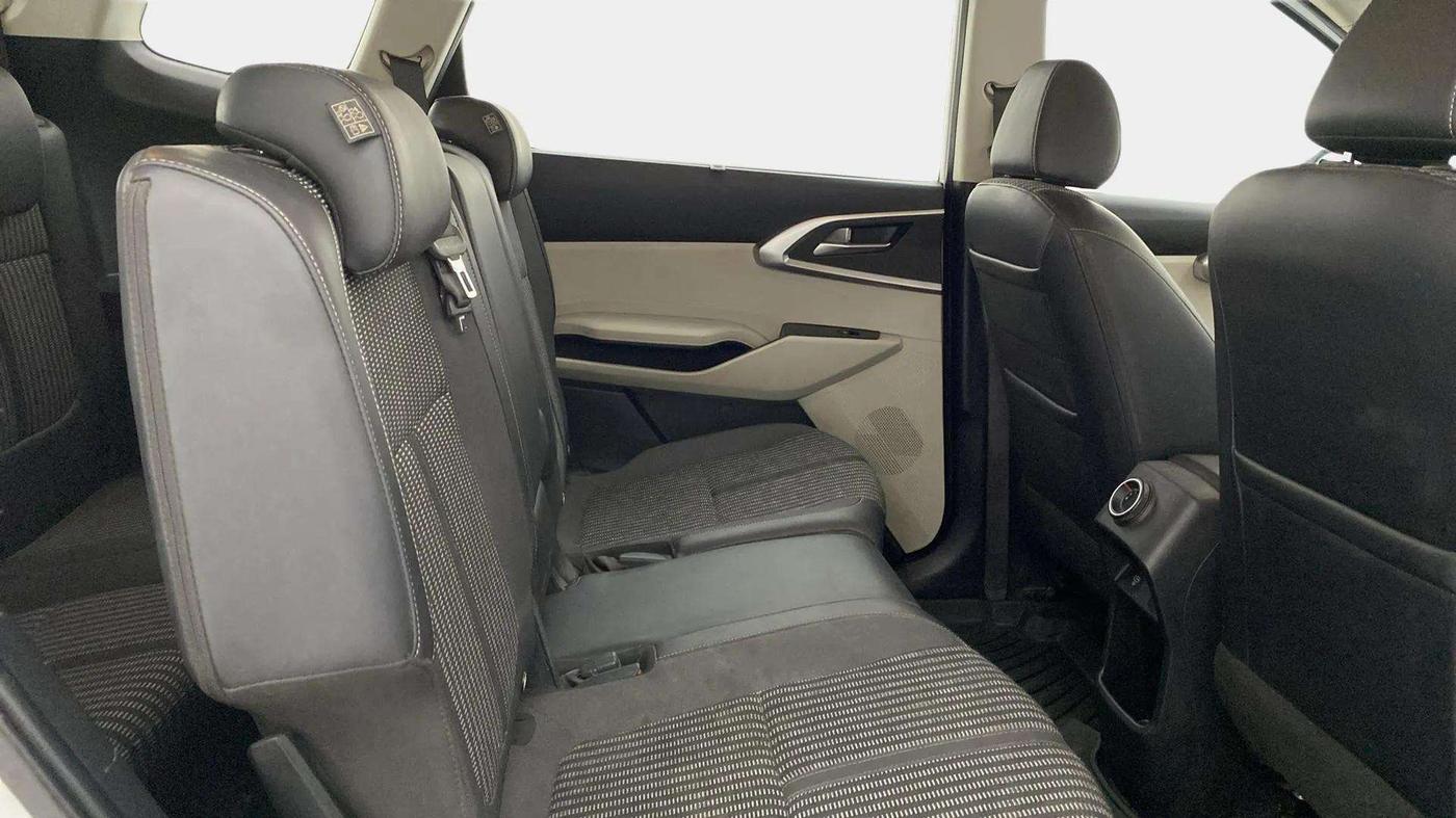 2024 KIA CARENS PRESTIGE 1.5 DIESEL IMT 7 STR, Diesel, Manual, 18,825 km, Right Side Rear Door Cabin