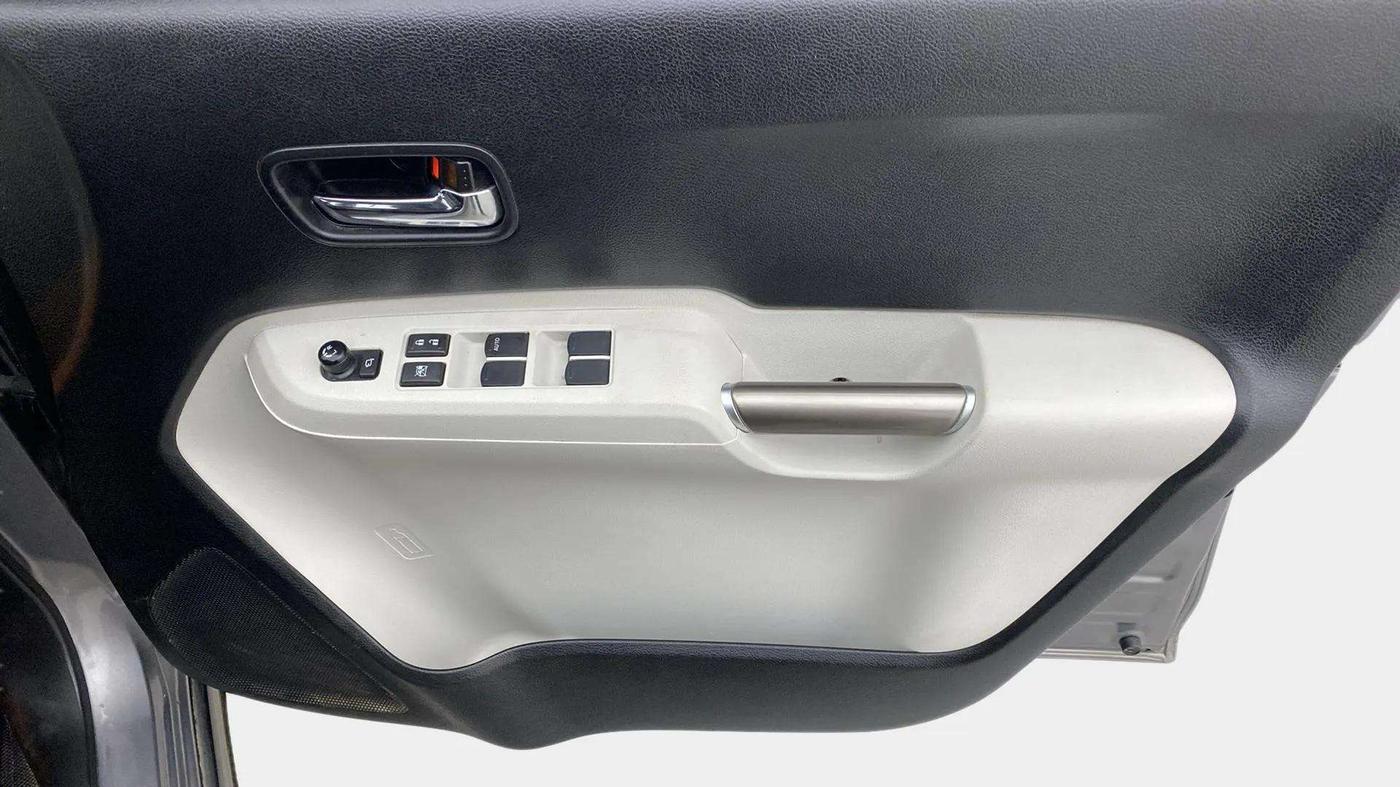 2019 Maruti IGNIS ZETA 1.2, Petrol, Manual, 50,959 km, Driver Side Door Panels Control