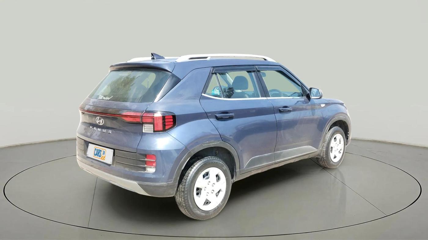 2022 Hyundai VENUE S 1.2, Petrol, Manual, 45,442 km, Right Back Diagonal