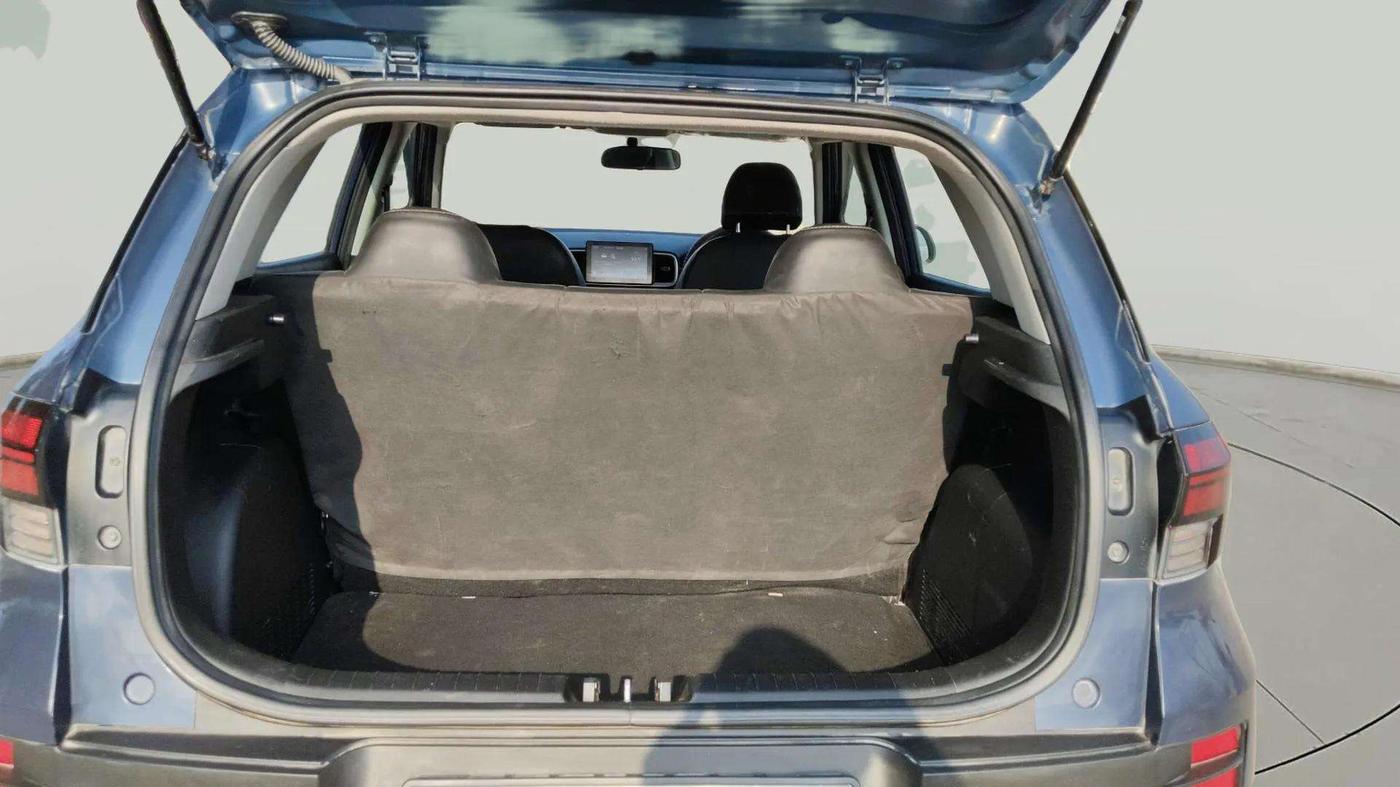 2022 Hyundai VENUE S 1.2, Petrol, Manual, 45,442 km, Boot Inside