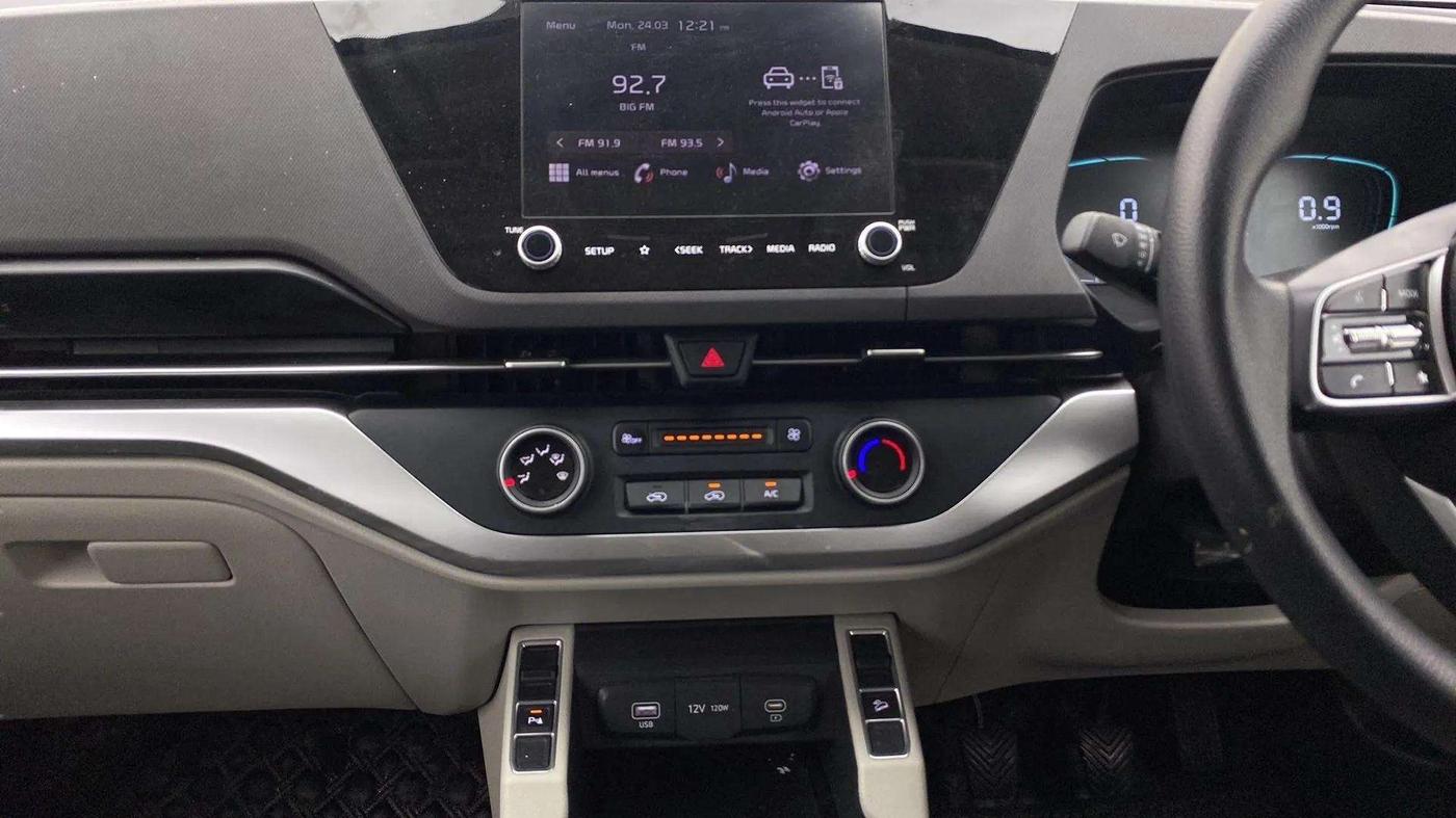 2023 KIA CARENS PRESTIGE 1.4 PETROL 7 STR, Petrol, Manual, 21,123 km, Air Conditioner
