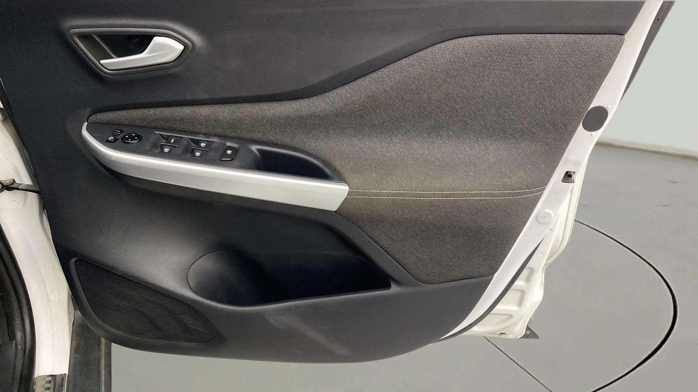 2022 Nissan MAGNITE XV PREMIUM TURBO, Petrol, Manual, 28,568 km, Driver Side Door Panels Control