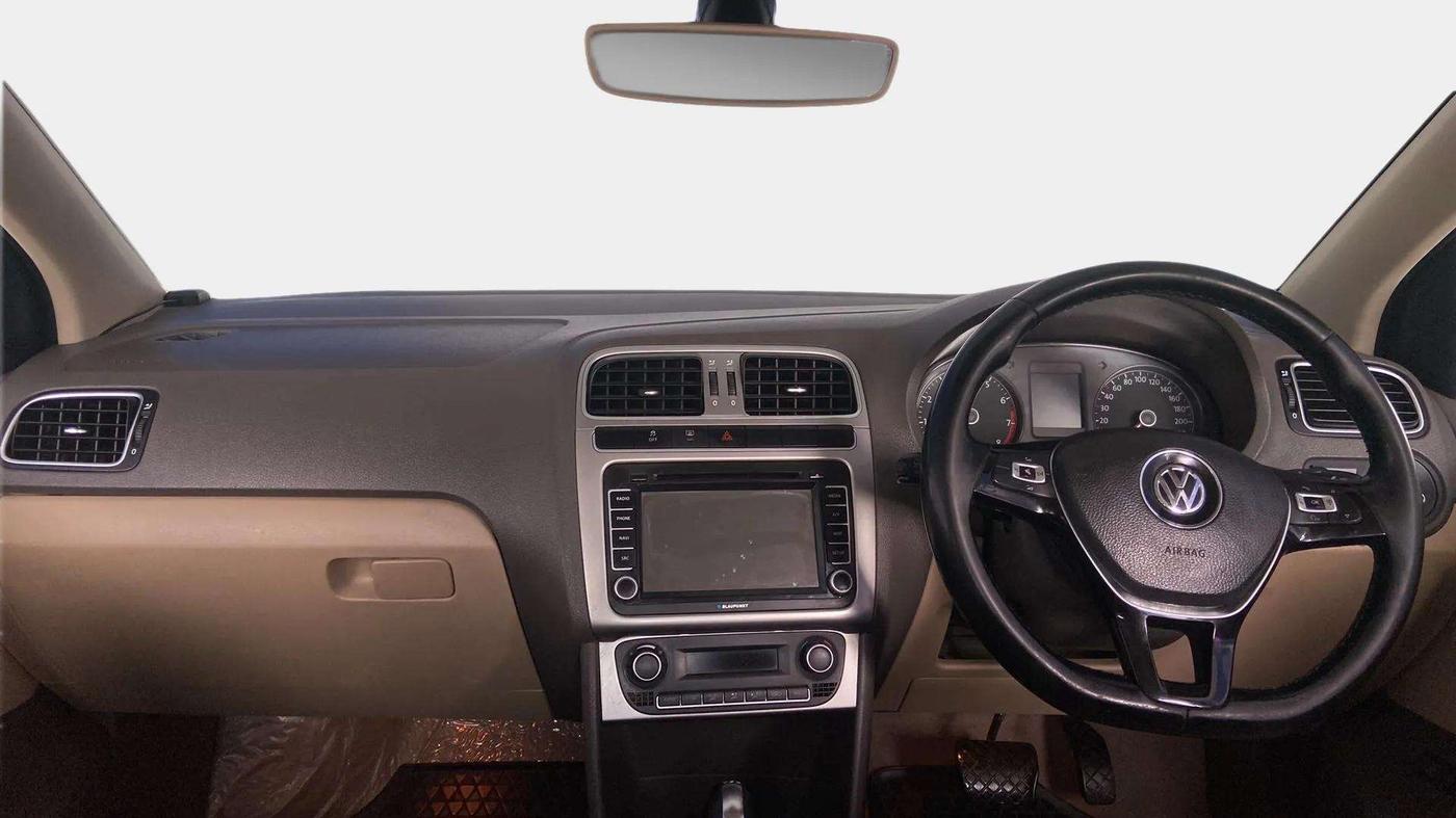 2016 Volkswagen Vento HIGHLINE PETROL AT, Petrol, Automatic, 68,877 km, Dashboard