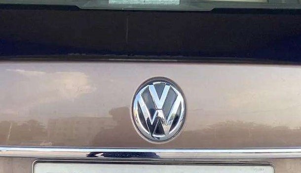 2016 Volkswagen Vento HIGHLINE PETROL AT, Petrol, Automatic, 68,523 km, Dicky (Boot door) - Slightly dented