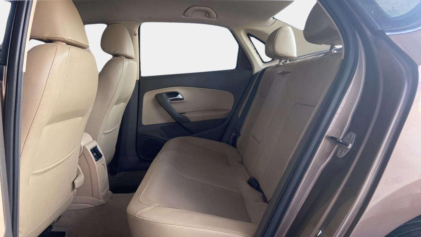 2016 Volkswagen Vento HIGHLINE PETROL AT, Petrol, Automatic, 68,877 km, Right Side Rear Door Cabin