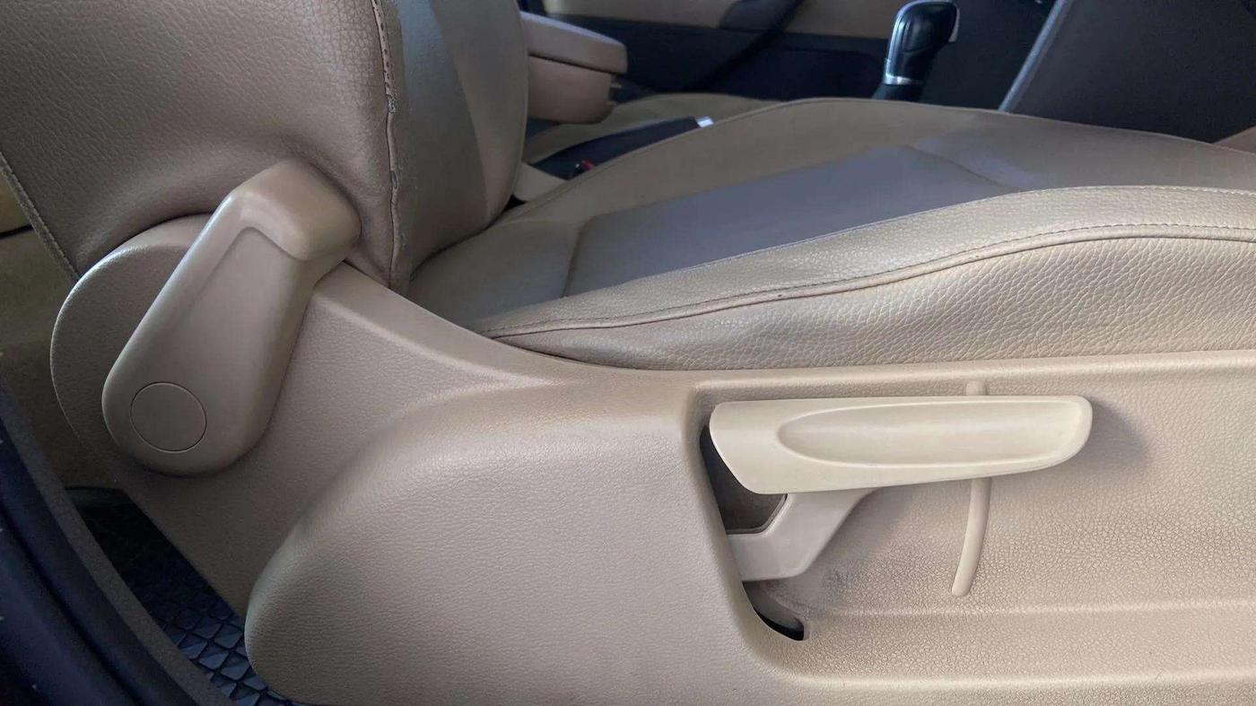 2016 Volkswagen Vento HIGHLINE PETROL AT, Petrol, Automatic, 68,877 km, Driver Side Adjustment Panel