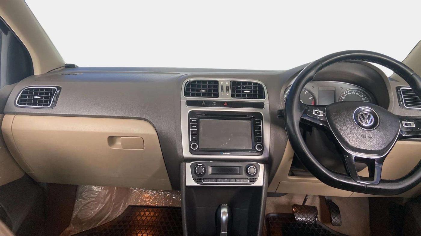 2016 Volkswagen Vento HIGHLINE PETROL AT, Petrol, Automatic, 68,877 km, Air Conditioner
