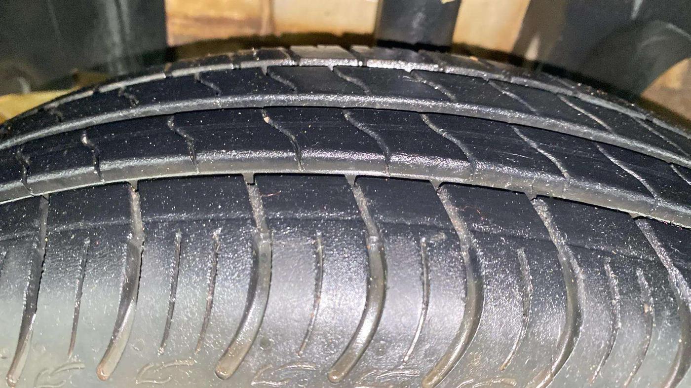 2022 Renault Kwid RXL, Petrol, Manual, 76,409 km, Left Front Tyre Tread