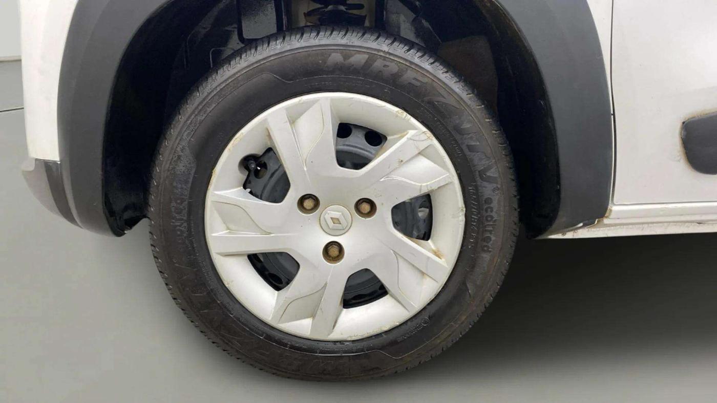2022 Renault Kwid RXL, Petrol, Manual, 76,409 km, Left Front Wheel