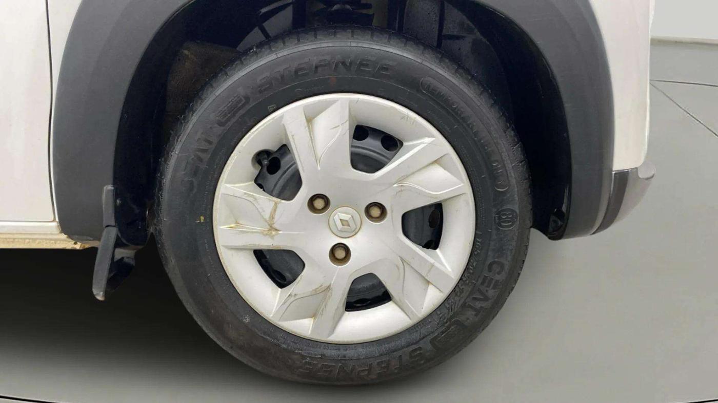2022 Renault Kwid RXL, Petrol, Manual, 76,409 km, Right Front Wheel