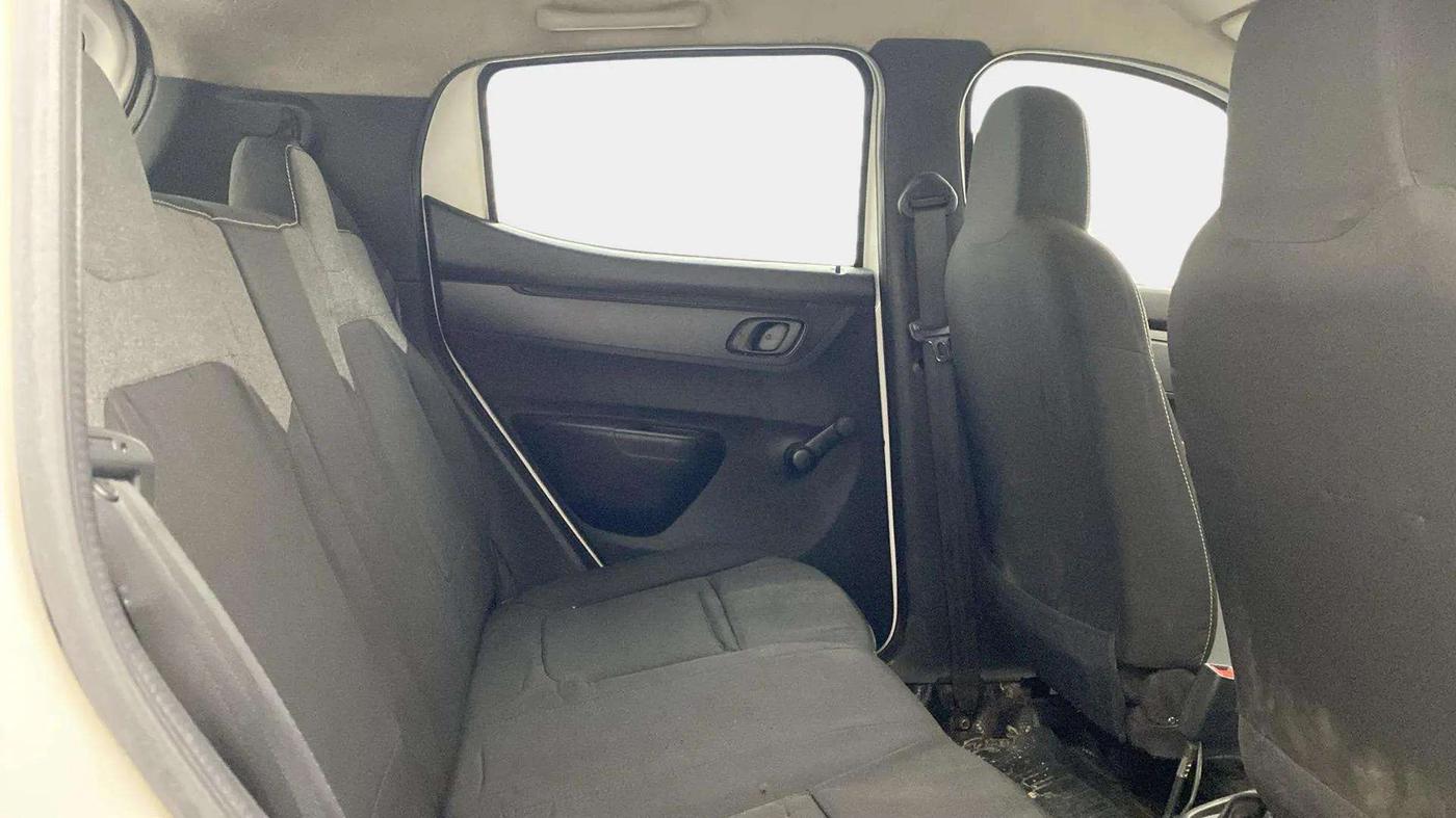 2022 Renault Kwid RXL, Petrol, Manual, 76,409 km, Right Side Rear Door Cabin