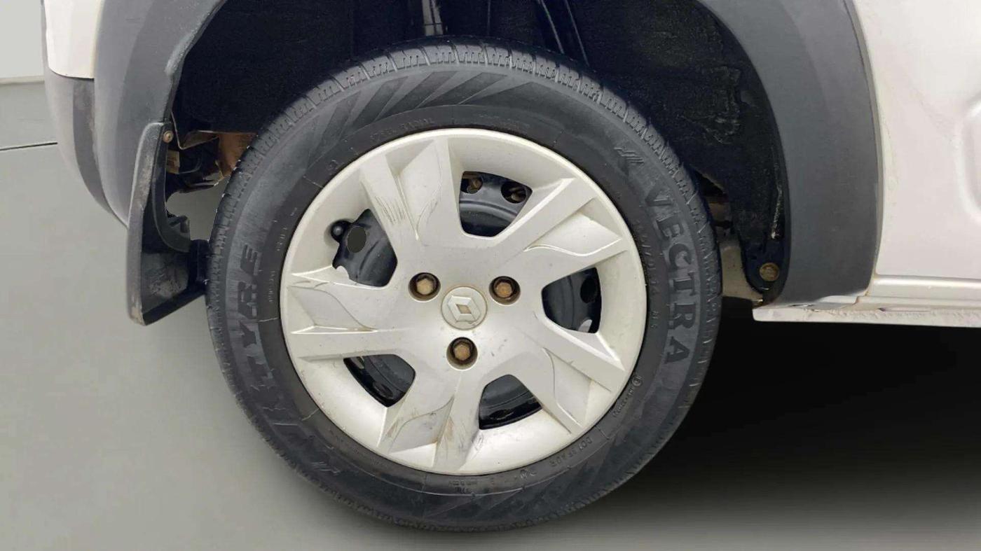 2022 Renault Kwid RXL, Petrol, Manual, 76,409 km, Right Rear Wheel