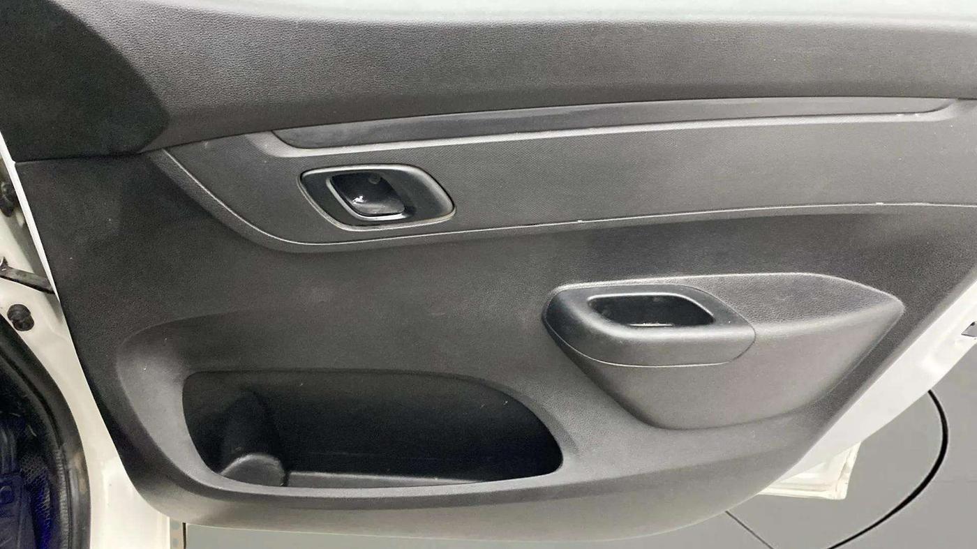 2022 Renault Kwid RXL, Petrol, Manual, 76,409 km, Driver Side Door Panels Control