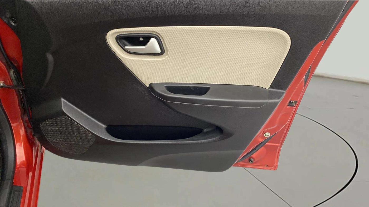 2019 Maruti Alto VXI, Petrol, Manual, 23,716 km, Driver Side Door Panels Control