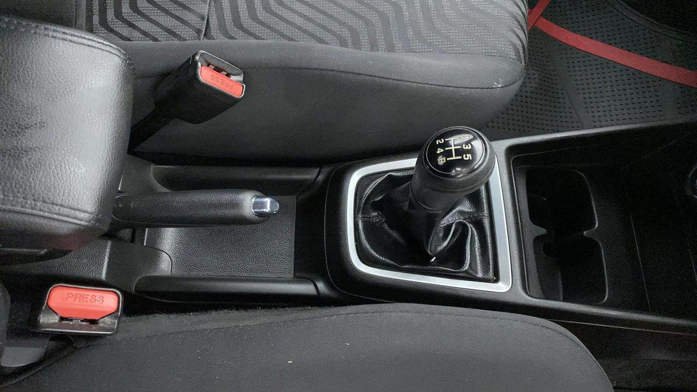 2018 Maruti Swift ZXI PLUS, Petrol, Manual, 25,415 km, Gear Lever