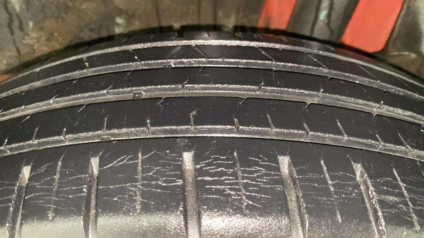 2018 Maruti Swift ZXI PLUS, Petrol, Manual, 25,415 km, Left Rear Tyre Tread