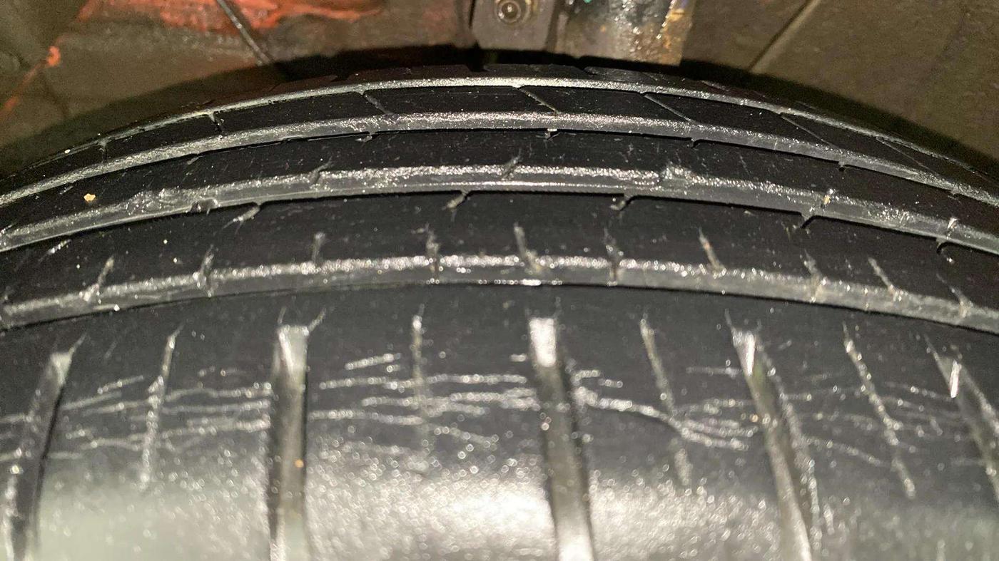 2018 Maruti Swift ZXI PLUS, Petrol, Manual, 25,415 km, Left Front Tyre Tread