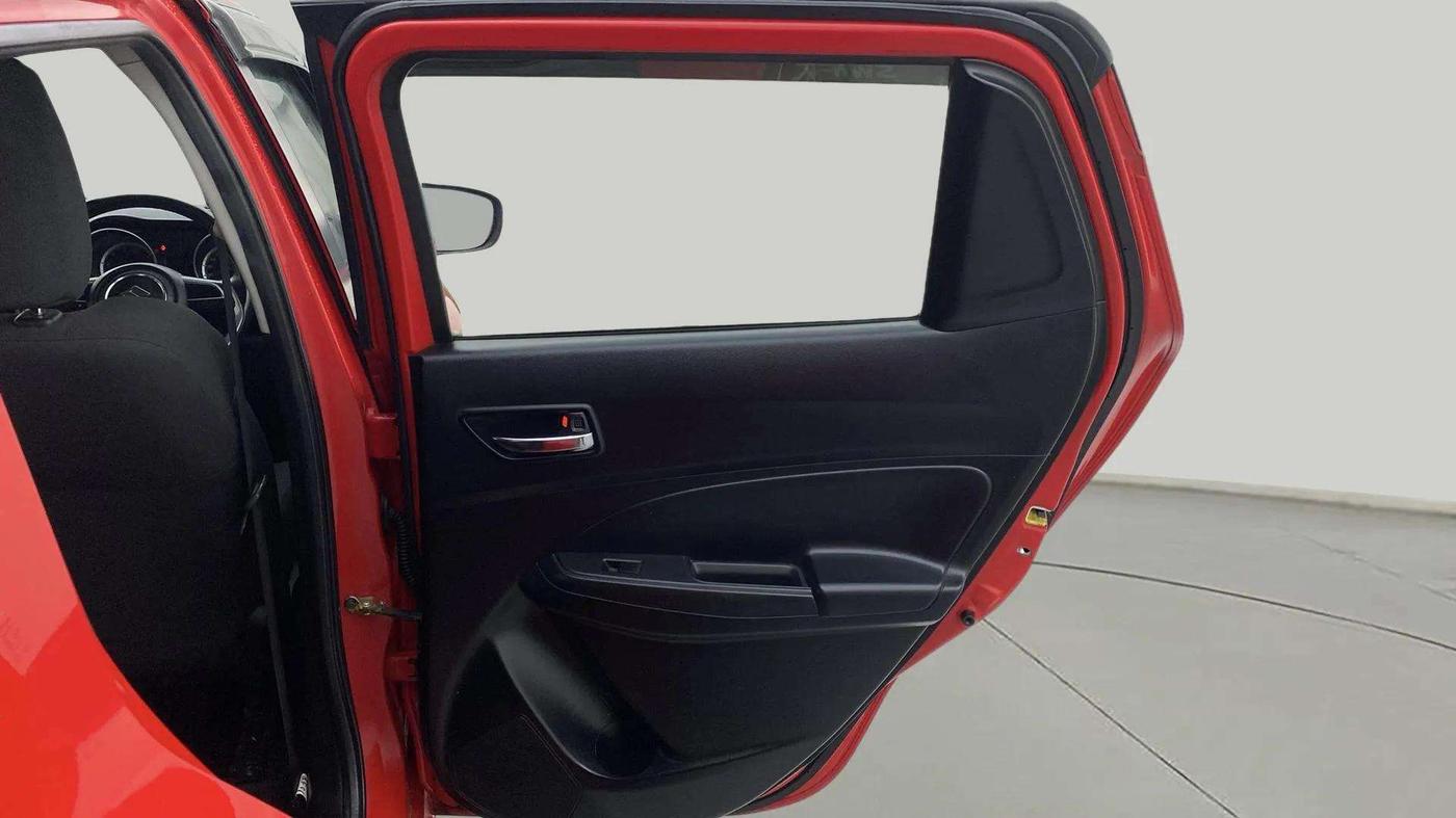 2018 Maruti Swift ZXI PLUS, Petrol, Manual, 25,415 km, RHS Rear Door