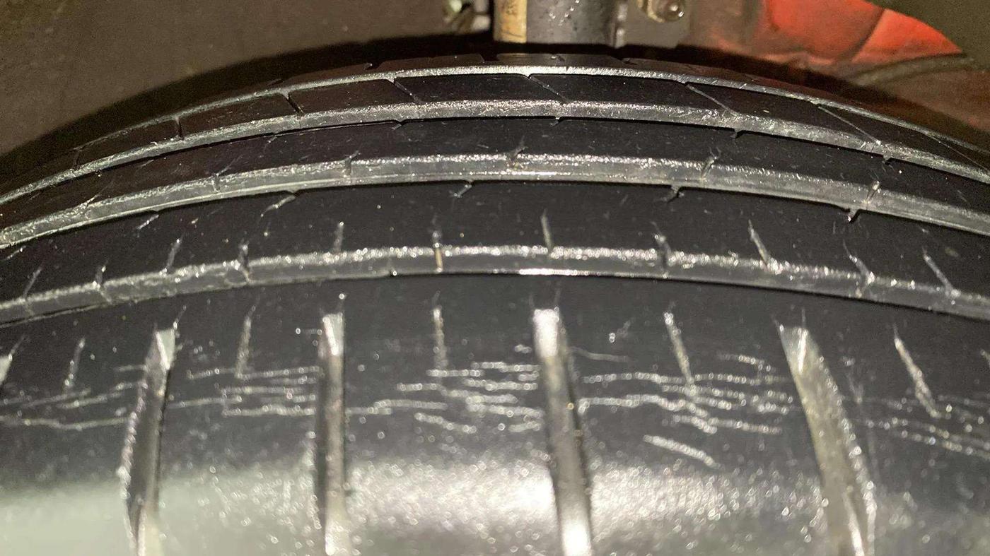 2018 Maruti Swift ZXI PLUS, Petrol, Manual, 25,415 km, Right Front Tyre Tread