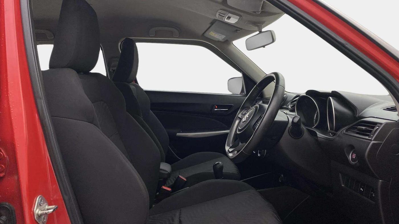 2018 Maruti Swift ZXI PLUS, Petrol, Manual, 25,415 km, Right Side Front Door Cabin