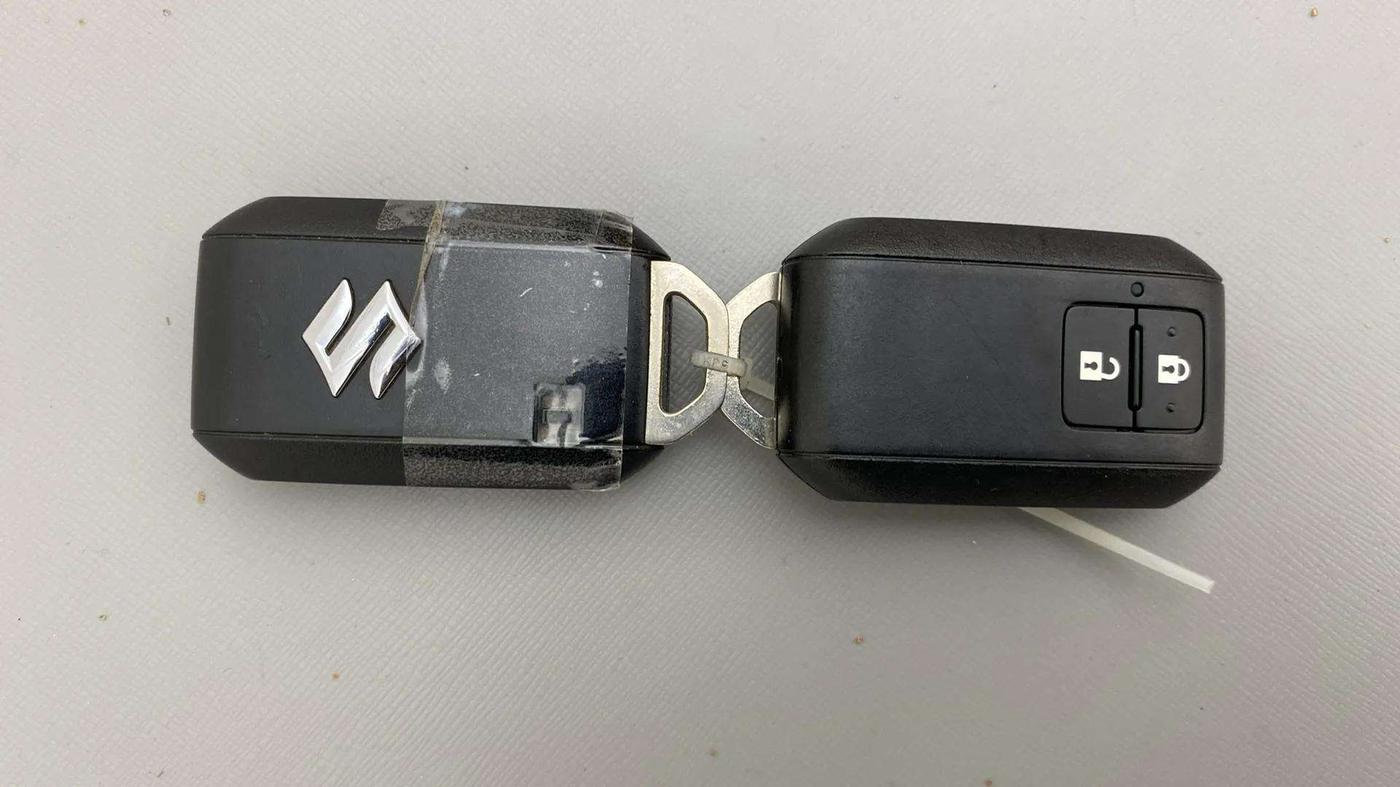 2018 Maruti Swift ZXI PLUS, Petrol, Manual, 25,415 km, Key Close Up