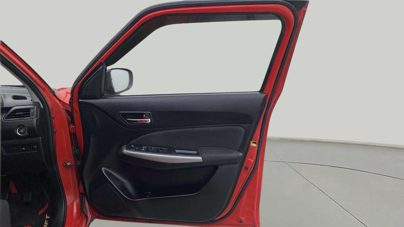 2018 Maruti Swift ZXI PLUS, Petrol, Manual, 25,415 km, RHS Front Door