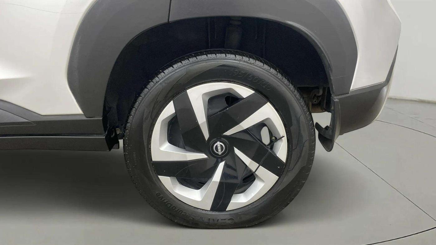 2021 Nissan MAGNITE XL TURBO CVT, Petrol, Automatic, 23,586 km, Left Rear Wheel
