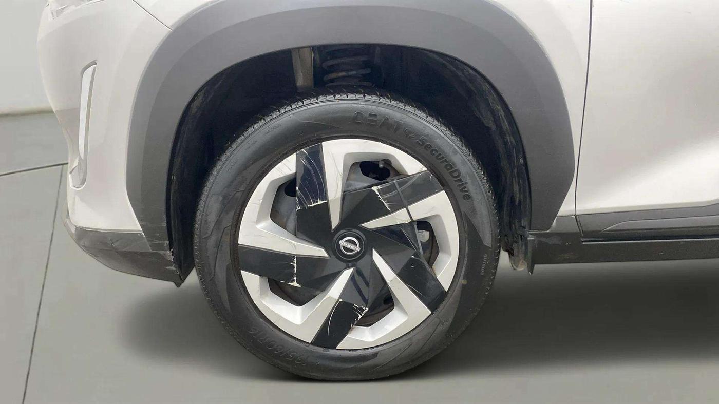 2021 Nissan MAGNITE XL TURBO CVT, Petrol, Automatic, 23,586 km, Left Front Wheel