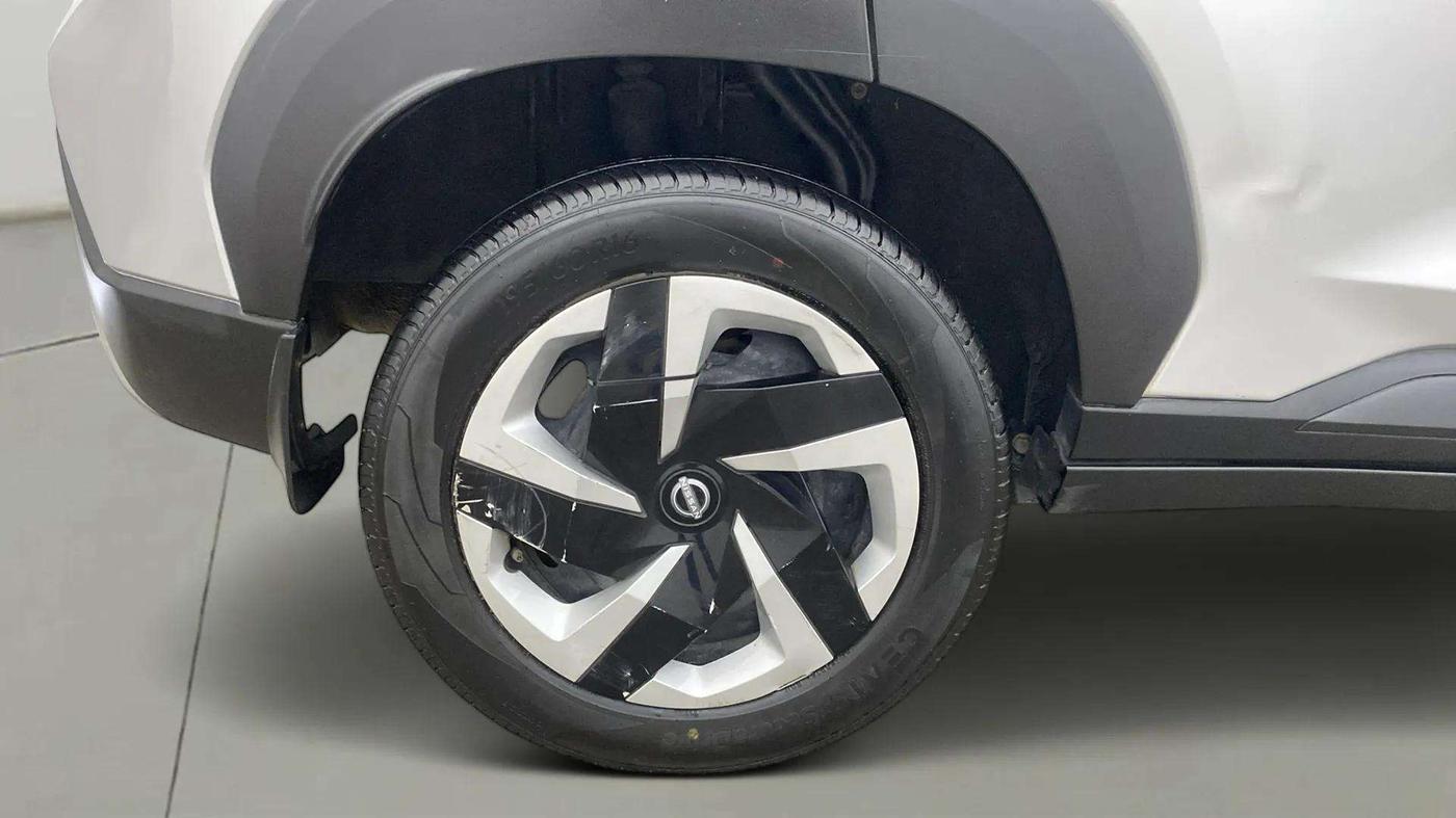 2021 Nissan MAGNITE XL TURBO CVT, Petrol, Automatic, 23,586 km, Right Rear Wheel