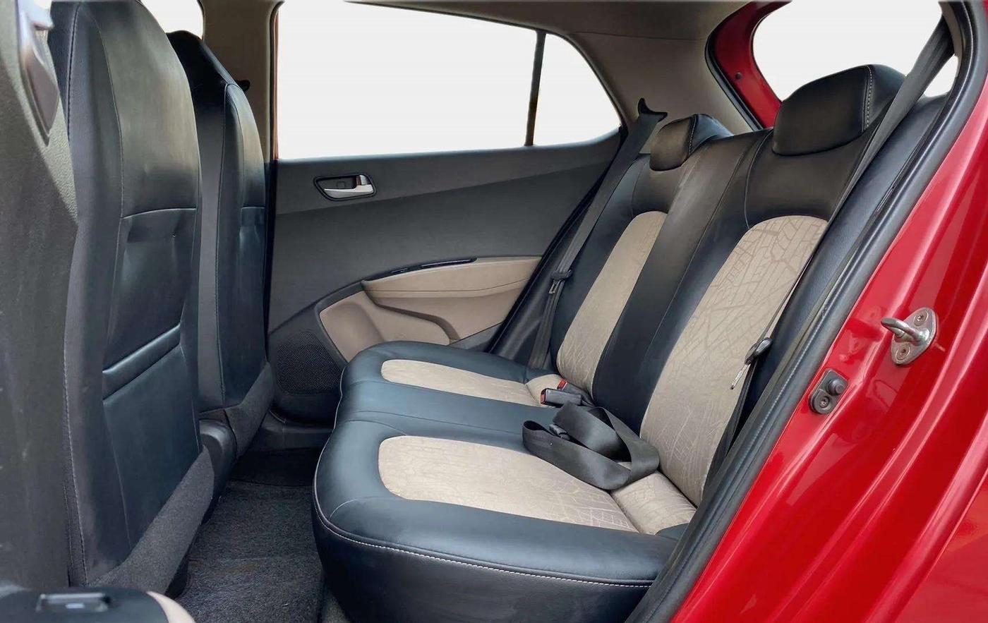 2017 Hyundai Grand i10 SPORTZ 1.2 KAPPA VTVT, Petrol, Manual, 75,228 km, Right Side Rear Door Cabin