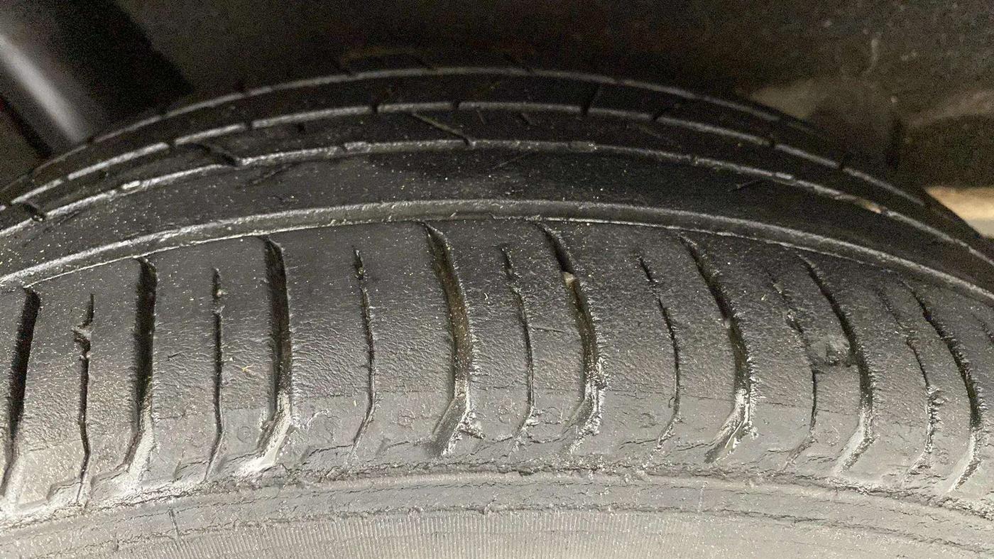 2016 Maruti Baleno ZETA PETROL 1.2, Petrol, Manual, 44,501 km, Right Rear Tyre Tread