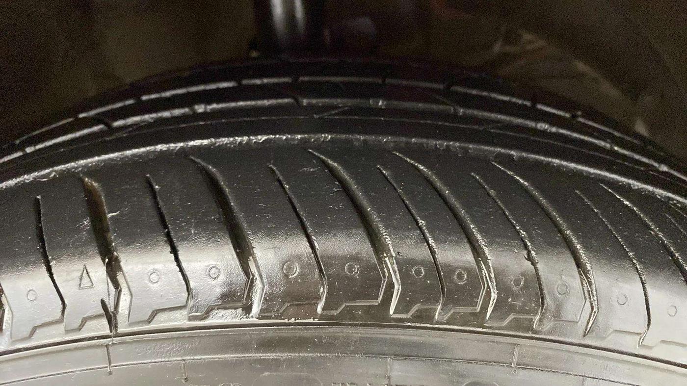 2016 Maruti Baleno ZETA PETROL 1.2, Petrol, Manual, 44,501 km, Right Front Tyre Tread