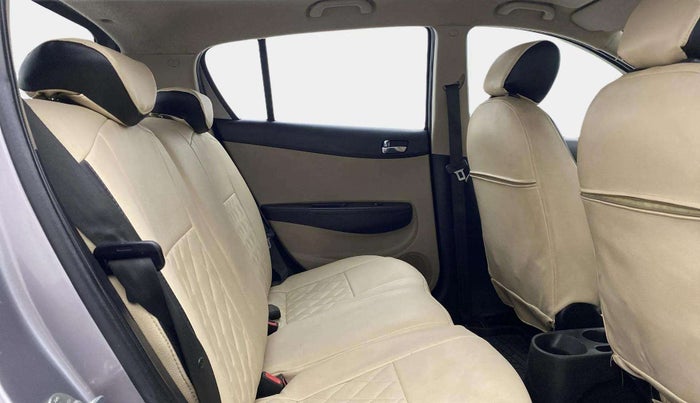 2014 Hyundai i20 SPORTZ 1.2, Petrol, Manual, 64,054 km, Right Side Rear Door Cabin