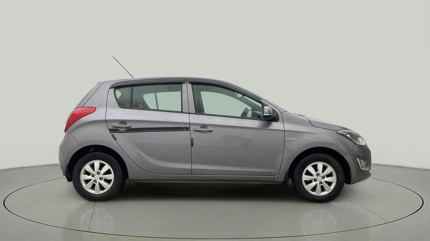 2014 Hyundai i20 SPORTZ 1.2, Petrol, Manual, 64,054 km, Right Side View