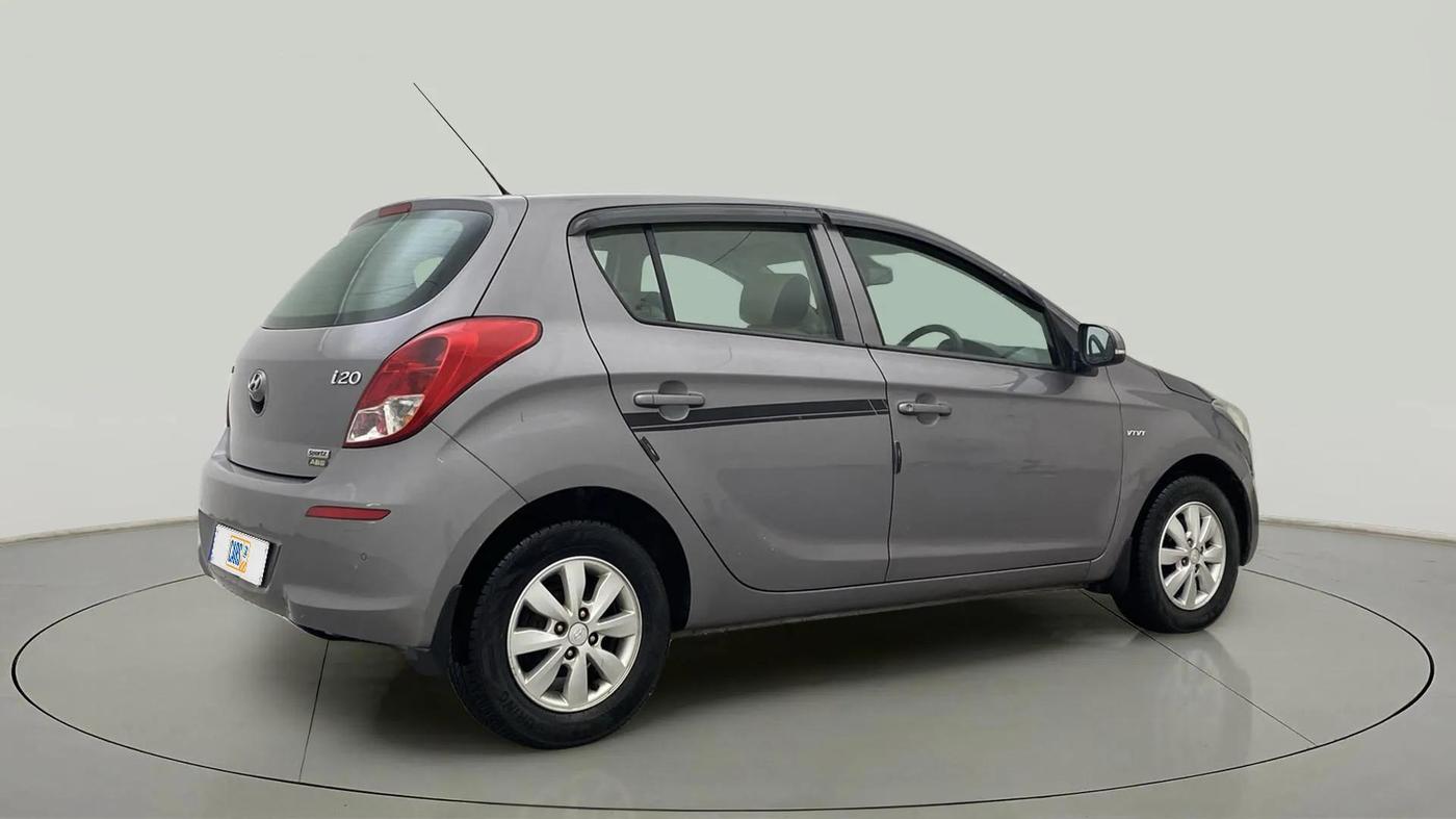 2014 Hyundai i20 SPORTZ 1.2, Petrol, Manual, 64,054 km, Right Back Diagonal