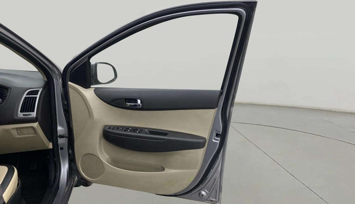 2014 Hyundai i20 SPORTZ 1.2, Petrol, Manual, 64,054 km, RHS Front Door
