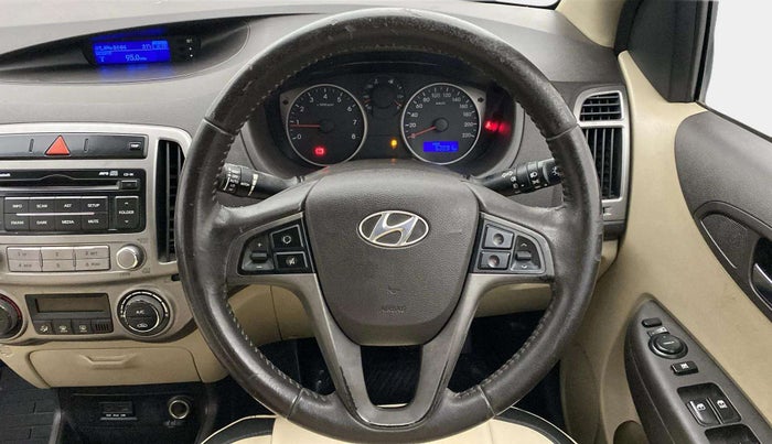 2014 Hyundai i20 SPORTZ 1.2, Petrol, Manual, 64,054 km, Steering Wheel Close Up